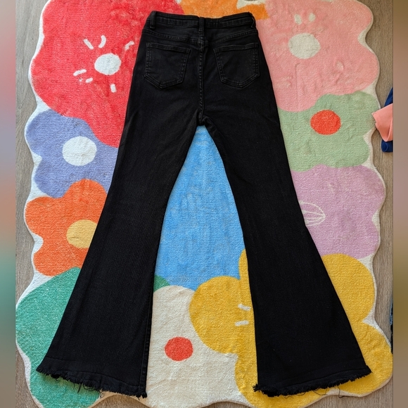 🖤 Black Flare Jeans - Picture 3 of 4